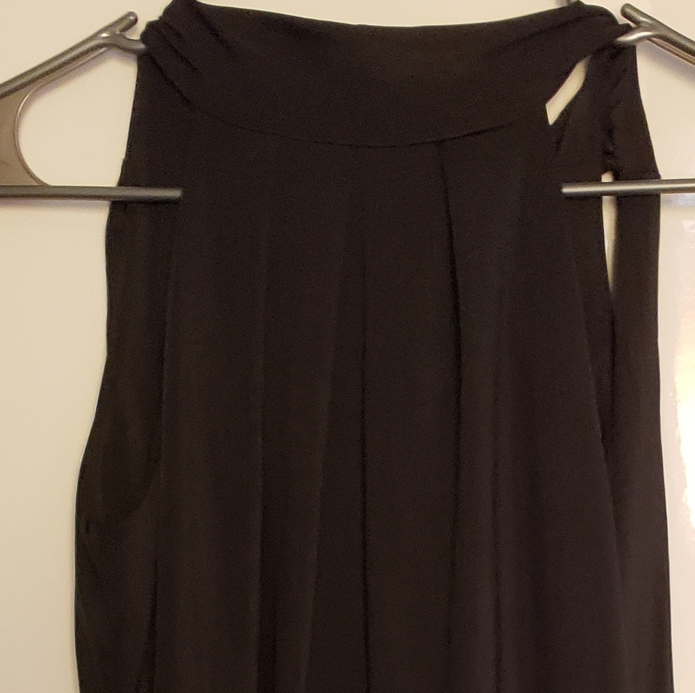Midi sleeveless black dress